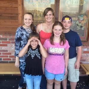 Meet your Posher, Leah